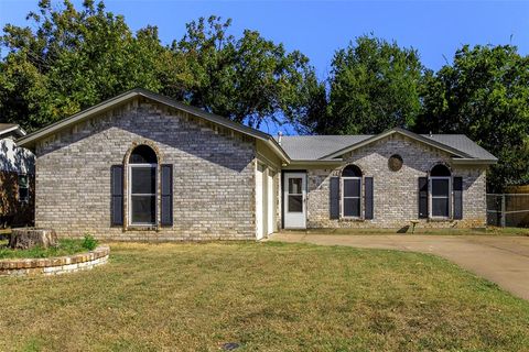 A home in Crowley