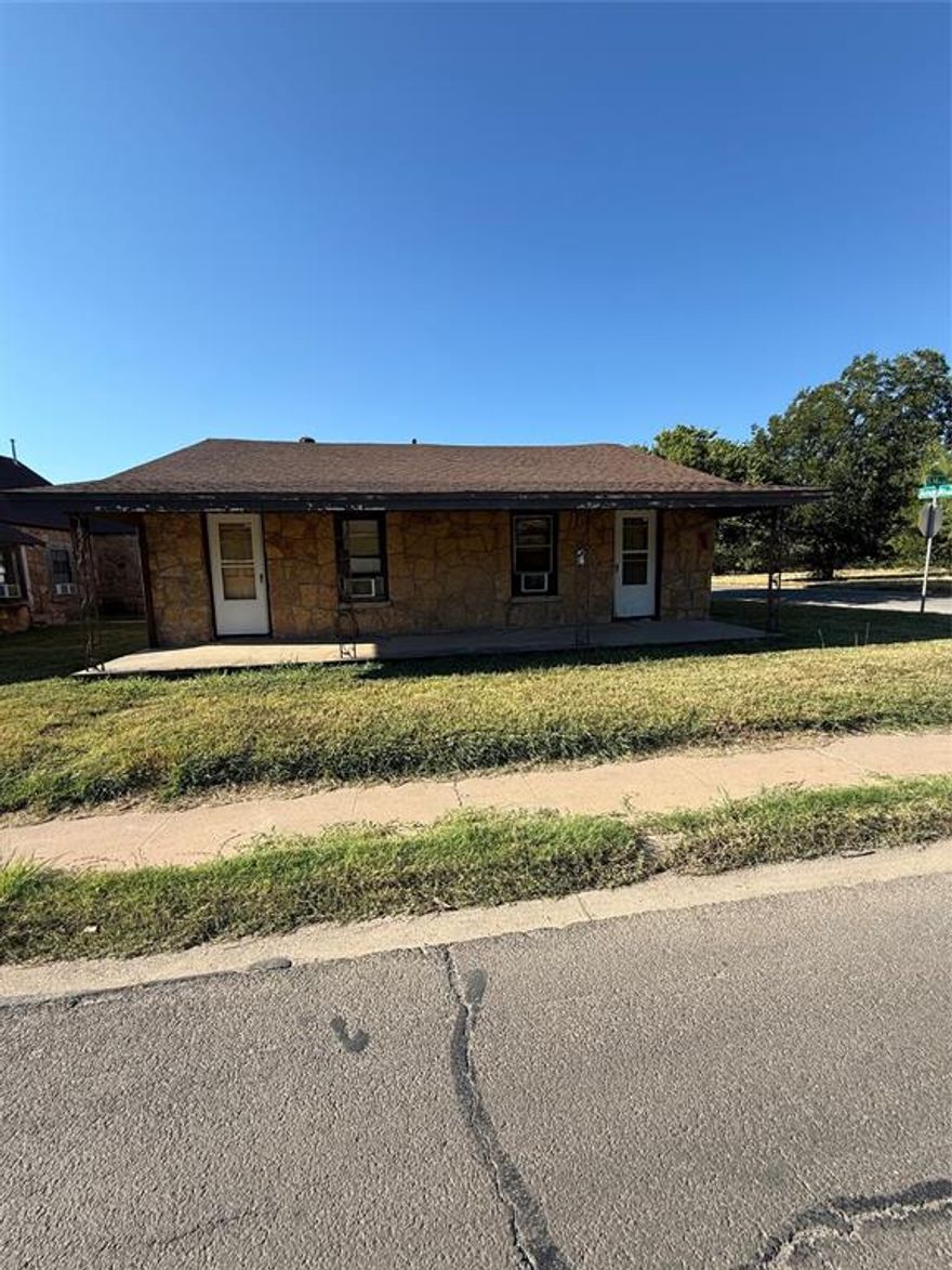 Calling on all young investors!!! If you have been looking for your debut investment property, or an incredible addition to your Abilene portfolio, this is it!!! This duplex includes 2 spacious units that are 2-bedroom 1 bath with a good-sized kitchen and living area! Both units are currently leased, including one tenant that has been on the property for 5 years, while the other is an onsite maintenance man! Also included on this property is an unfinished garage apartment ready for your personal touches to become a third income producing unit! This unit is only a 6-minute WALK to McMurry, making it the perfect long-term investment!!!  


This property can be sold as a separate duplex or as a package deal with the duplex next door! MLS #21050466