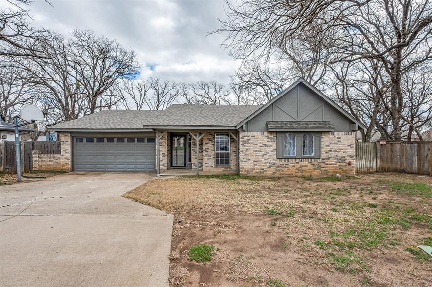 This nice 3 bedroom home comes with 2 full baths 2 car garage, new carpet, vaulted ceiling, ceramic tile, wood flooring, new roof in 2018, wood burning fireplace, lots of nearby entertainment, Globe Life Field, AT&T Stadium, Six Flags, Hurricane Harbor and much more. Must see!!!