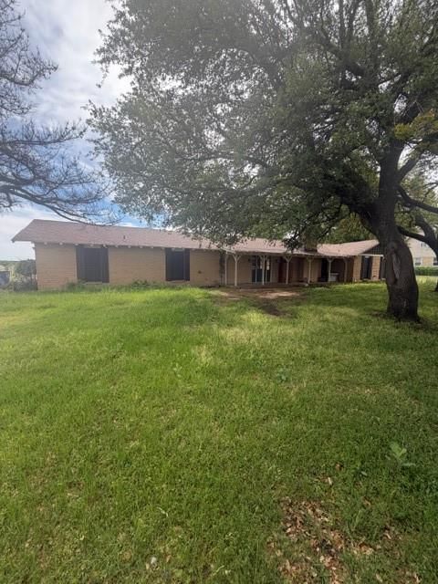 Photo of 828 Cockrell Hill Road, Ovilla, TX 75154 (MLS # 21233978)
