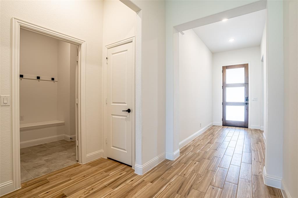 ABES LANDING PHASES 5A-3 & 5A-4 - Residential Lease