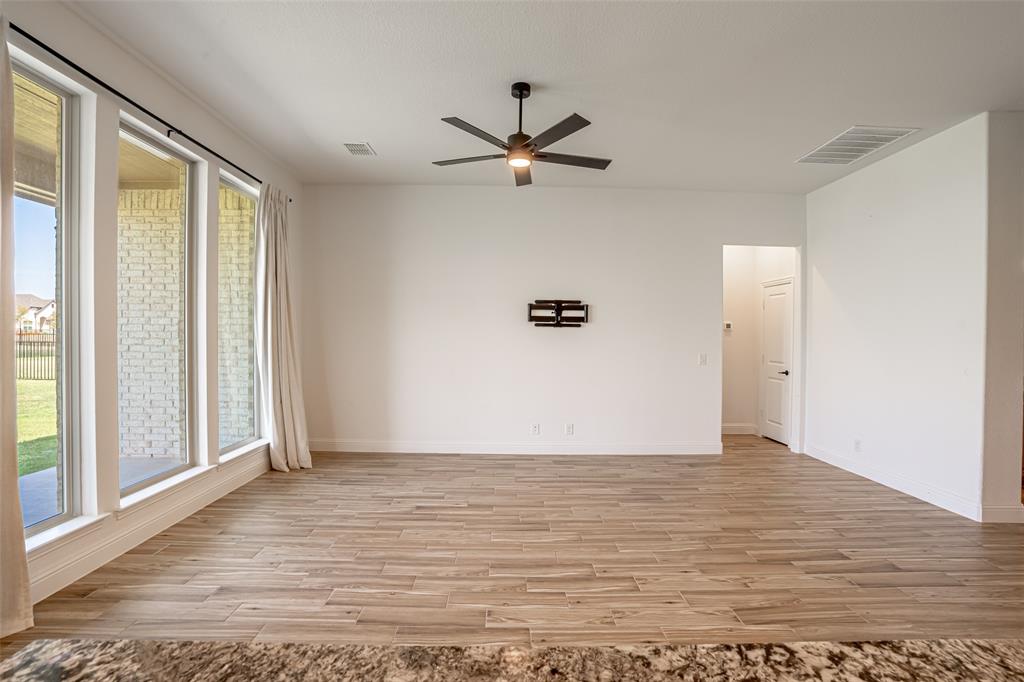 ABES LANDING PHASES 5A-3 & 5A-4 - Residential Lease