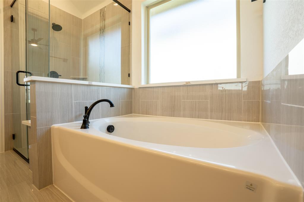 ABES LANDING PHASES 5A-3 & 5A-4 - Residential Lease