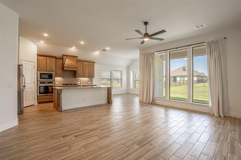 ABES LANDING PHASES 5A-3 & 5A-4 - Residential Lease