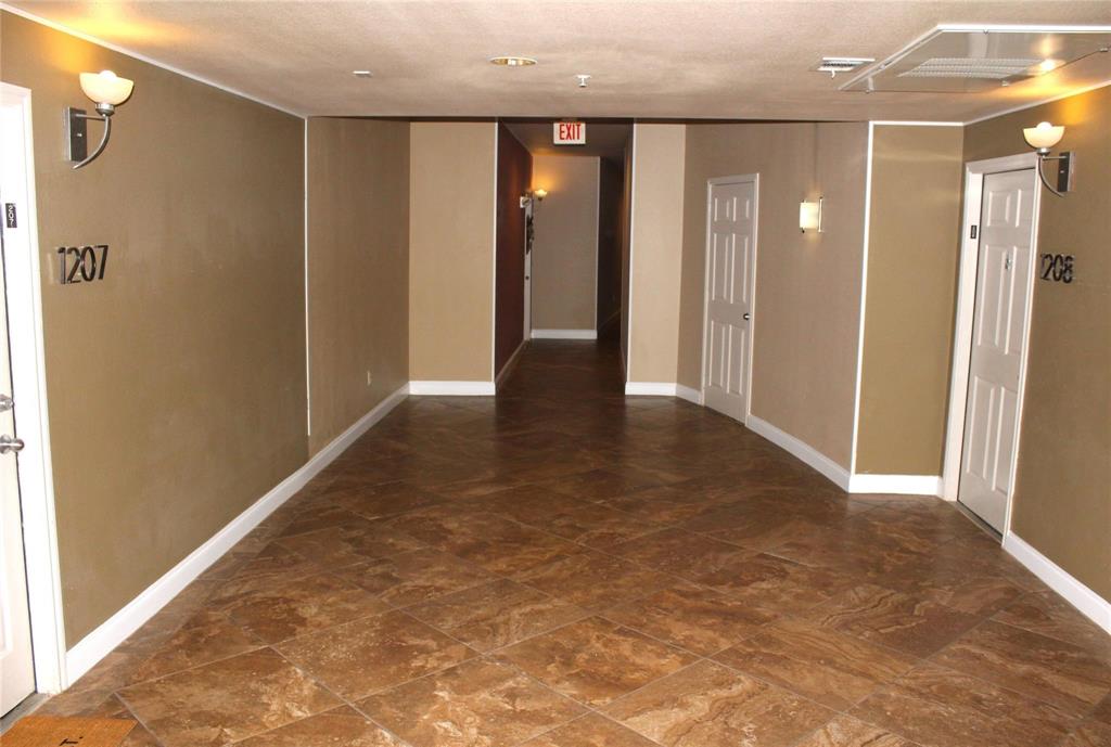 3102 Kings Road 1207