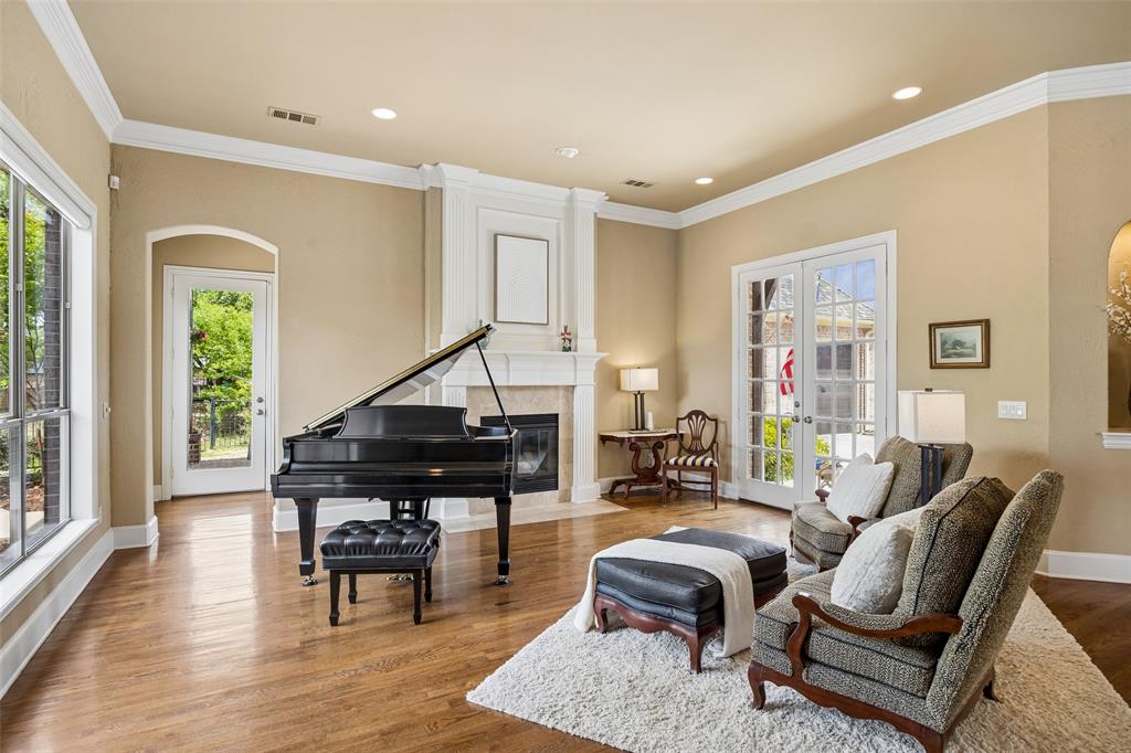 1320 Lakeview Drive