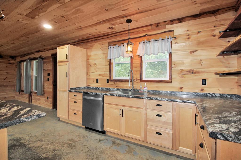 THOS L WILLIAMS, - Residential