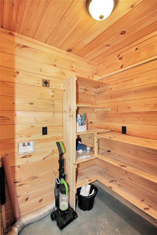 THOS L WILLIAMS, - Residential