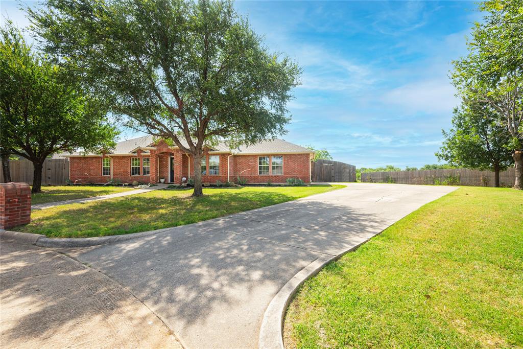 905 Hillside Circle