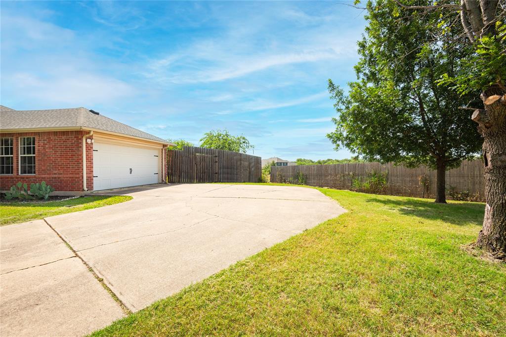 905 Hillside Circle