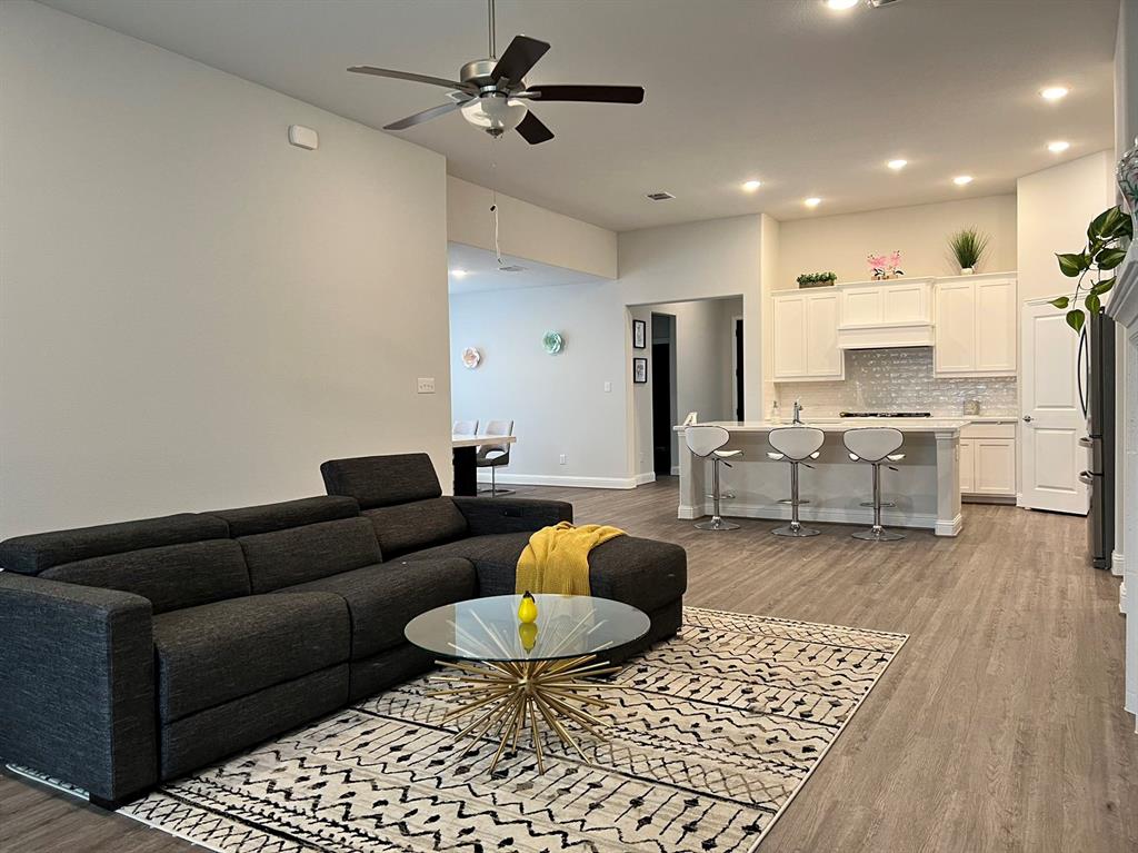 South Oak Ph 1 - Residential Lease