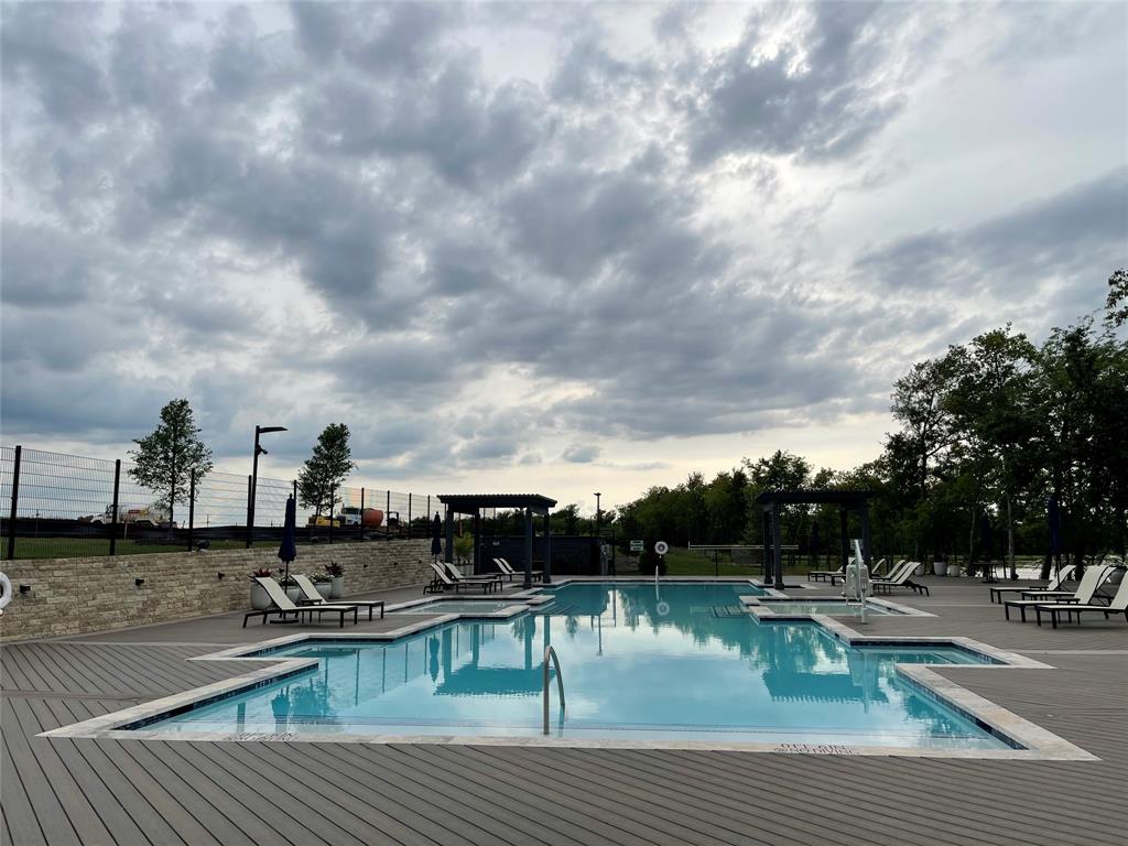 South Oak Ph 1 - Residential Lease