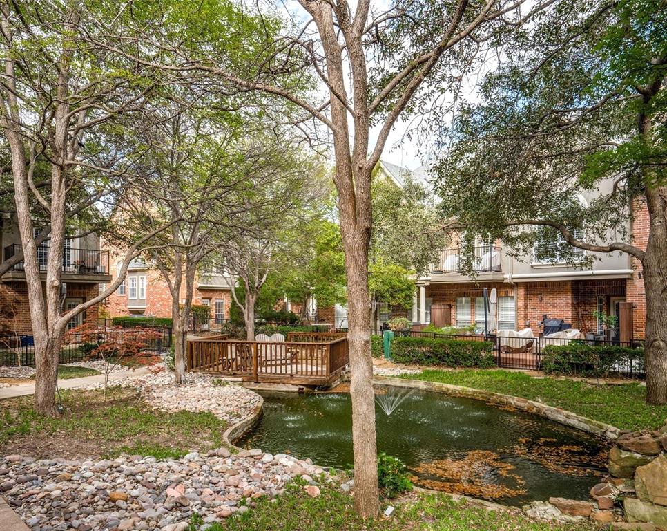 Towne Lake - Residential
