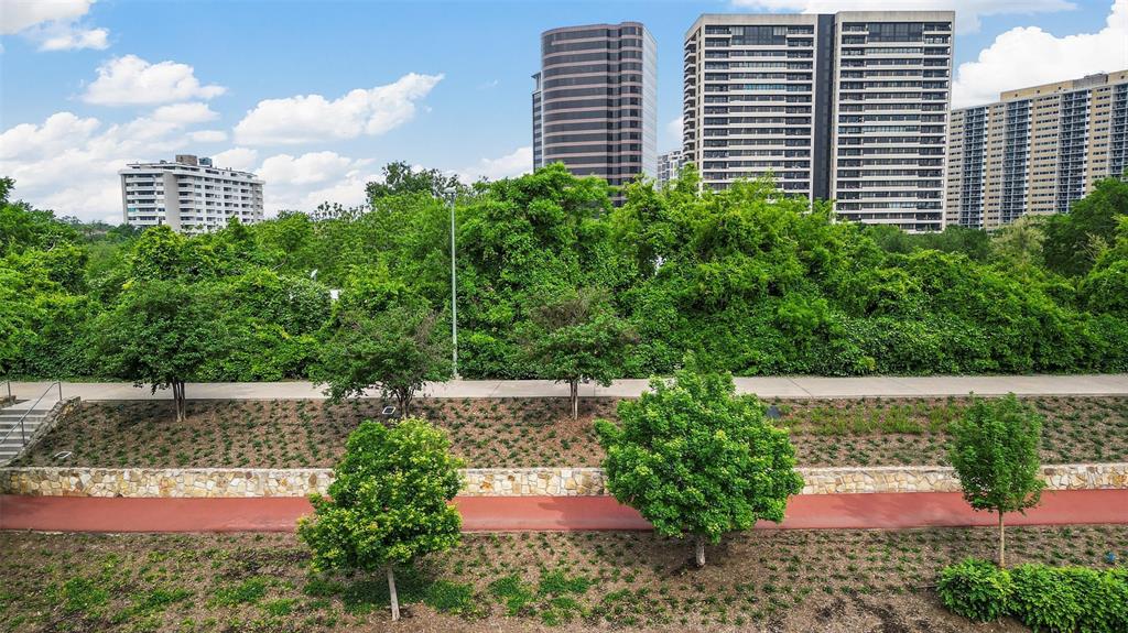 Bristle Cone Twnhs Condos - Residential