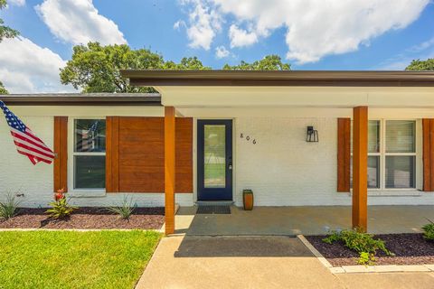 806 Chestnut Drive Arlington TX 76012