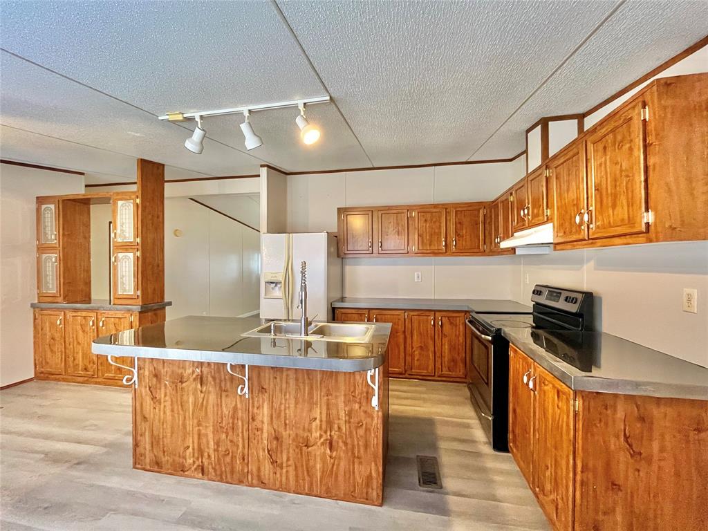 SHADOW WOOD - Residential