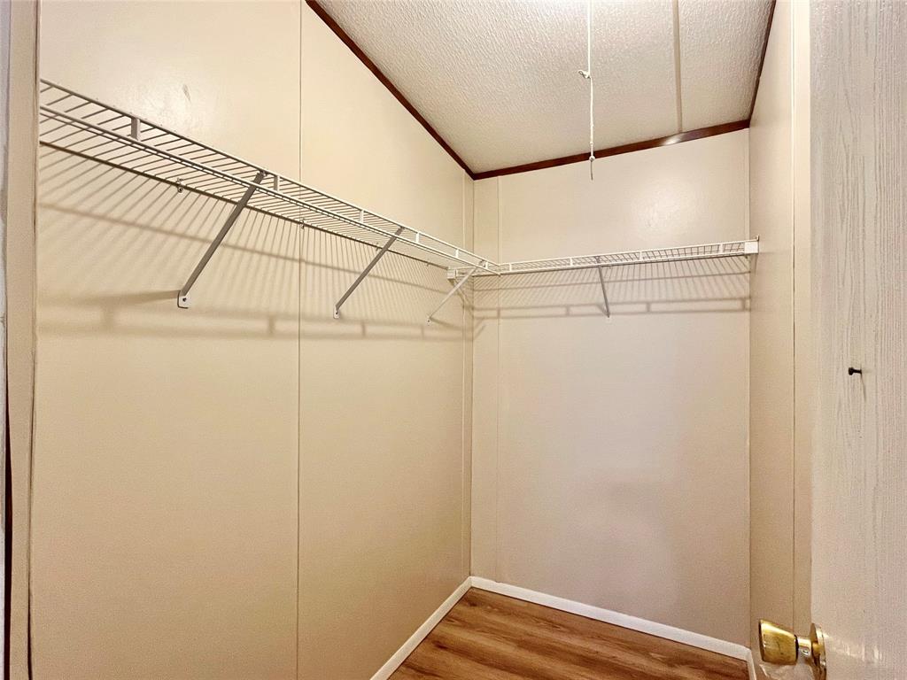 SHADOW WOOD - Residential