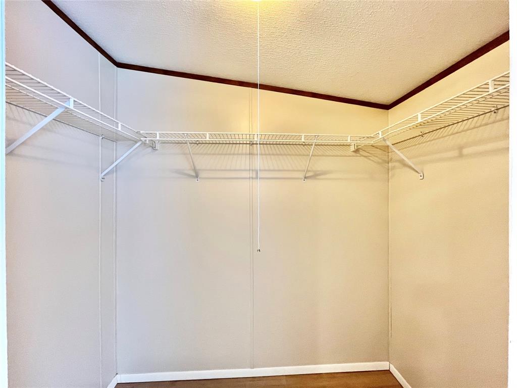 SHADOW WOOD - Residential