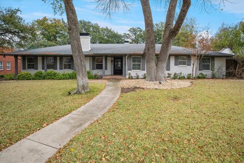 Photo of 11460 Parkchester Drive, Dallas, TX 75230 (MLS # 21122127)