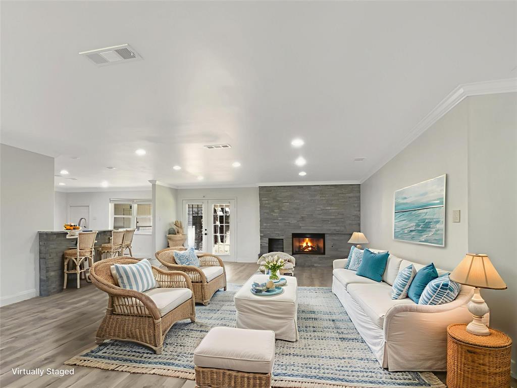3855 Crest Cove Circle