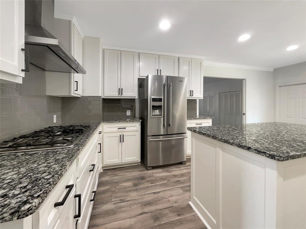 3855 Crest Cove Circle