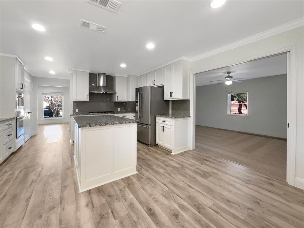 3855 Crest Cove Circle