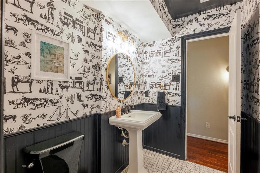 Ridglea Country Club Estates - Residential