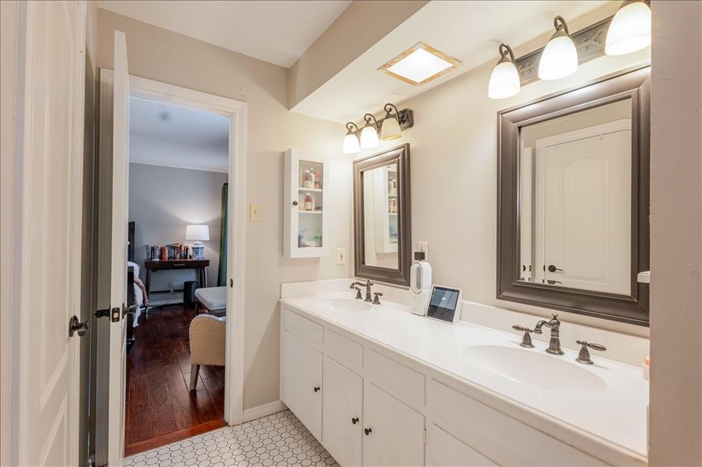 Ridglea Country Club Estates - Residential