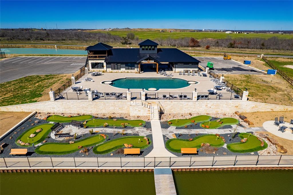 Waterfront Club - Land