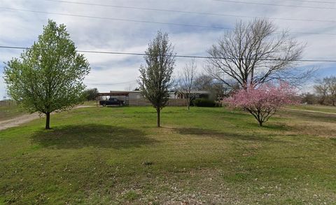 Photo of 313 County Road 191, Gainesville, TX 76240 (MLS # 21154897)