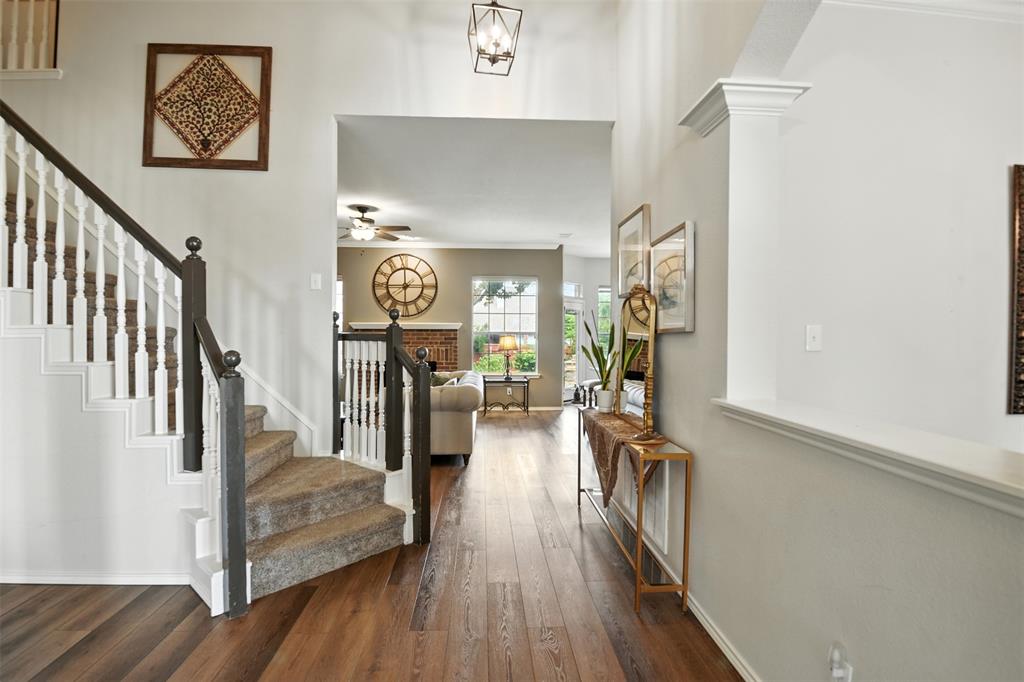 2418 Sherbrooke Lane