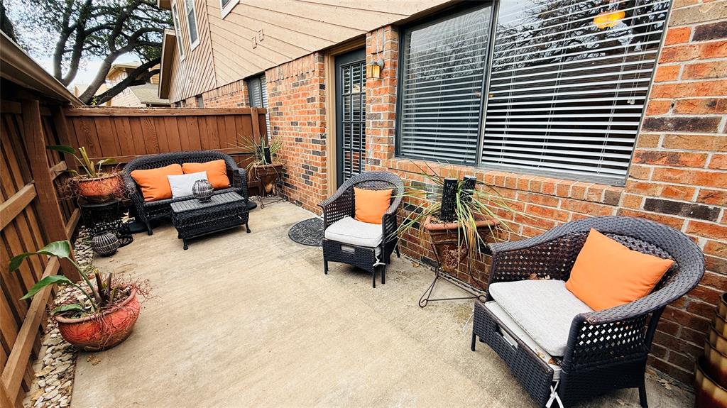 Cedar Creek Twnhms - Residential