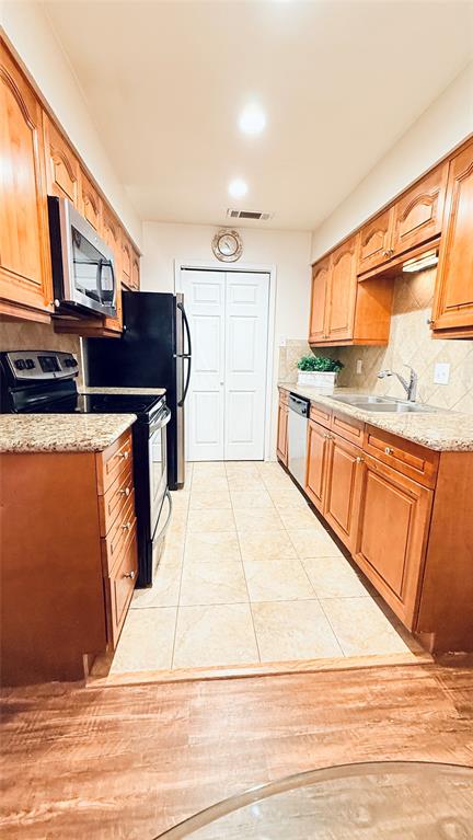 Cedar Creek Twnhms - Residential