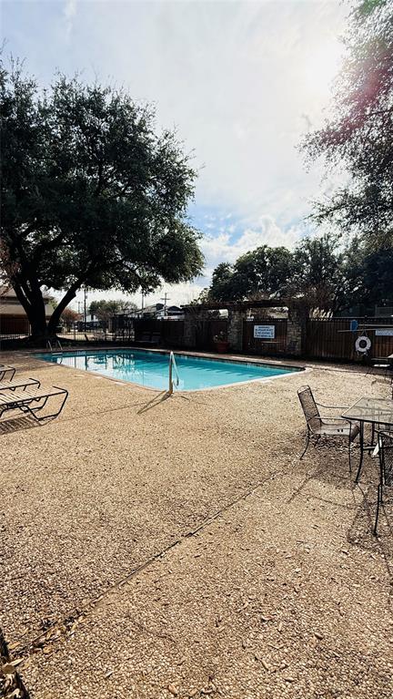 Cedar Creek Twnhms - Residential