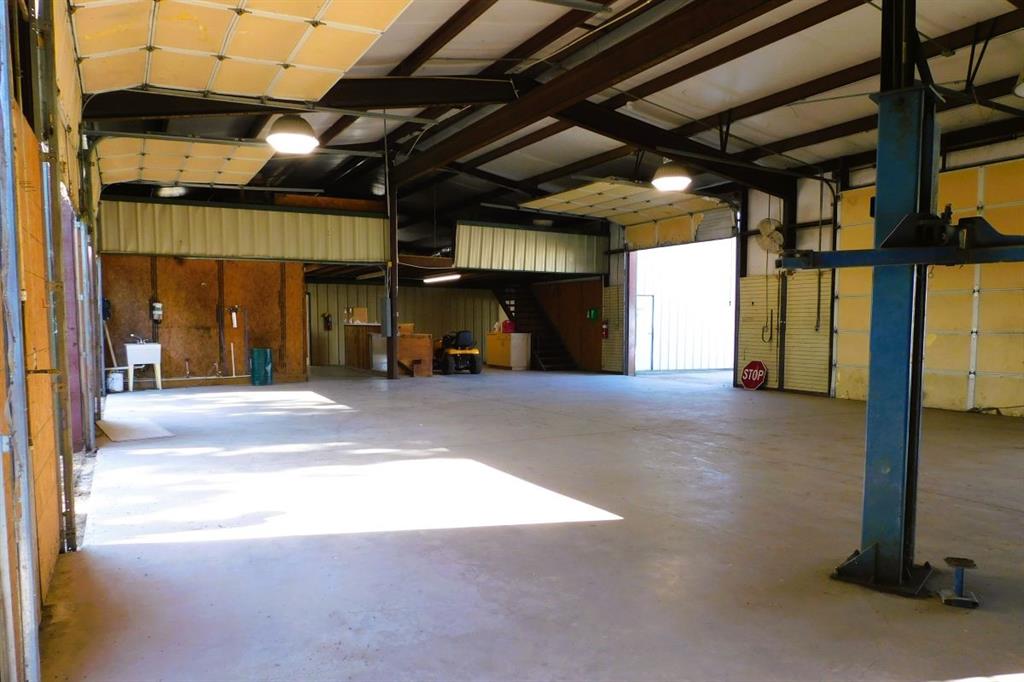 G-0061 BURLESON AARON A-G0061 - Commercial Lease