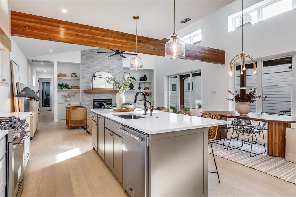 Abode White Rock - Residential