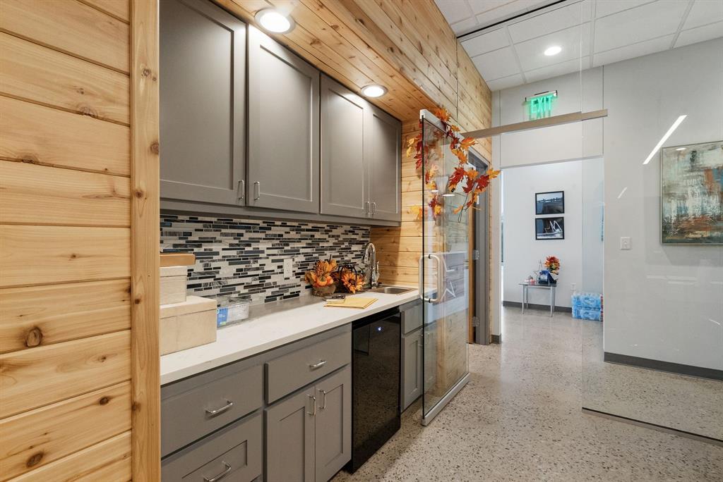 NA - Commercial Sale