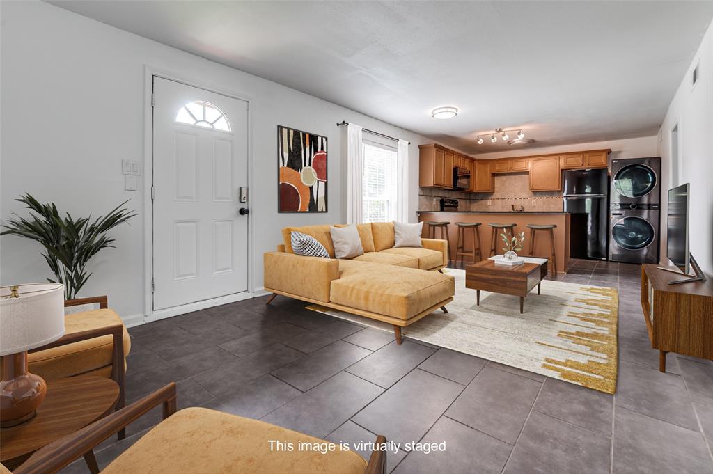 5234 Fleetwood Oaks Avenue 120