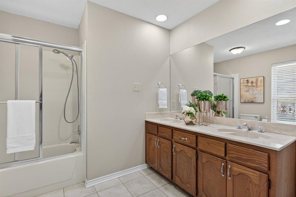 Mc Kamy Oaks Add - Residential