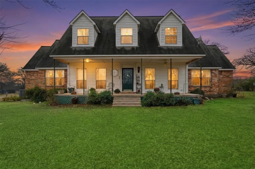 Photo of 2411 Fm 1564 W, Caddo Mills, TX 75135 (MLS # 21161048)