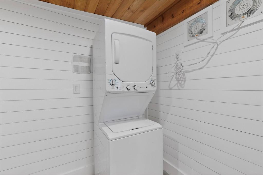 Whispering Oaks - Residential