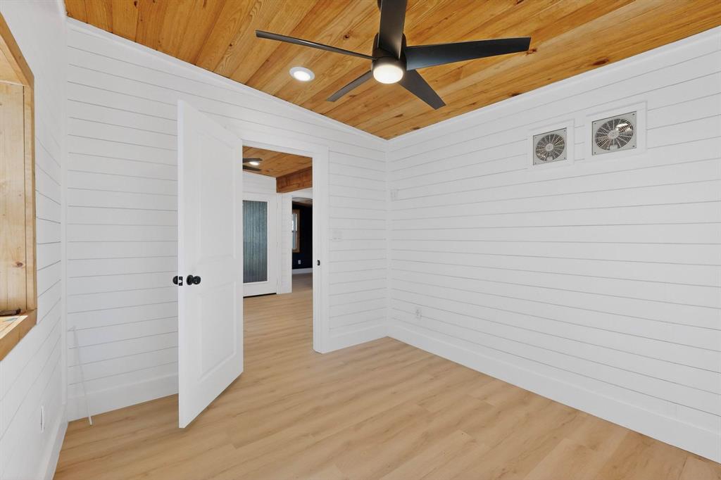 Whispering Oaks - Residential