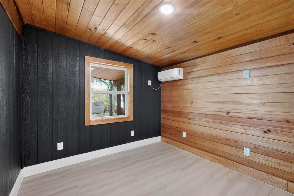 Whispering Oaks - Residential