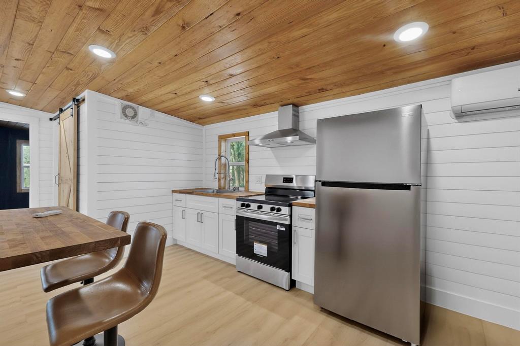 Whispering Oaks - Residential