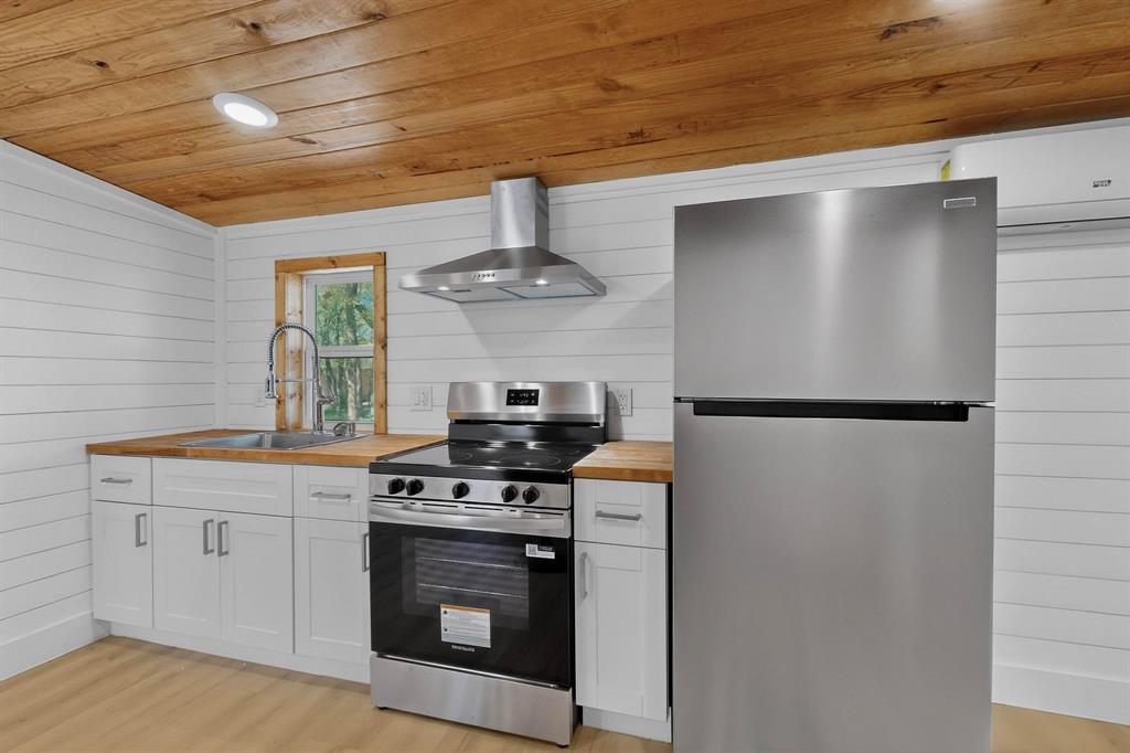 Whispering Oaks - Residential