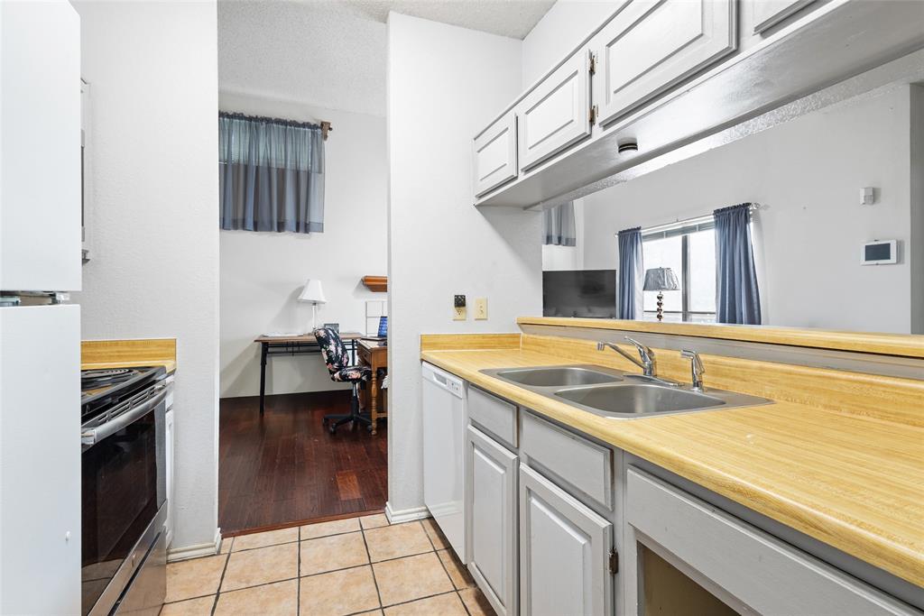 Oaks On The Bend Condos Ph 01-04 - Residential