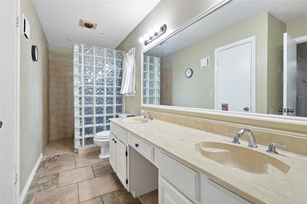 Oaks On The Bend Condos Ph 01-04 - Residential