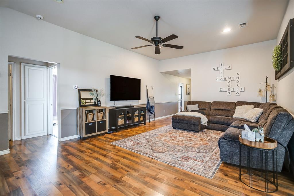 4000 NE 4th Street
