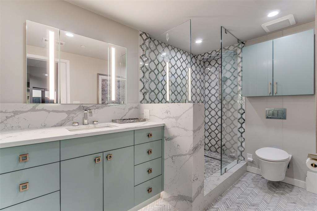 Latour Condo - Residential