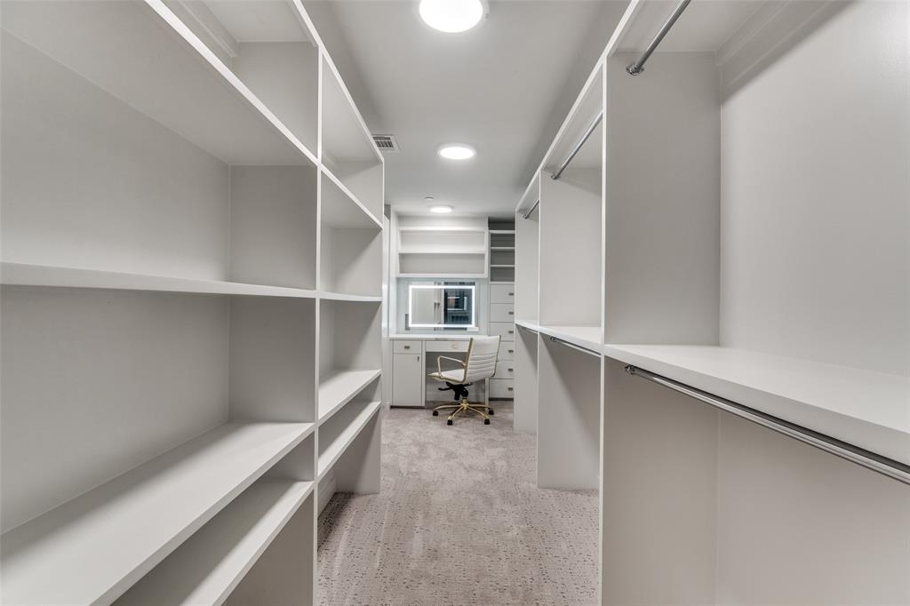 Latour Condo - Residential